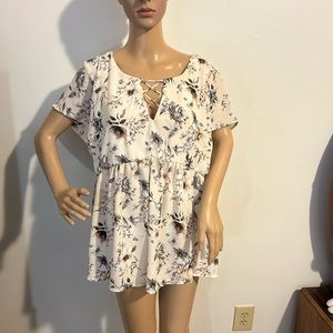 TORRID BLOUSE EXCELLENT CONDITION WOMENS